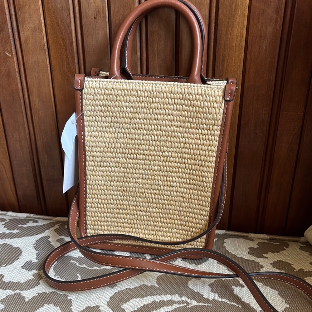 Elegant Tan and Brown Woven Vegan Handbag